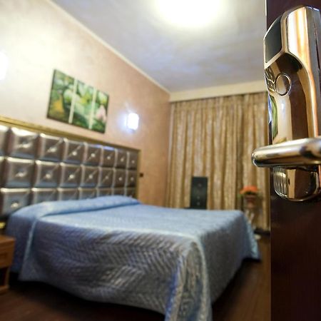 Hotel Bengasi Moncalieri Bilik gambar